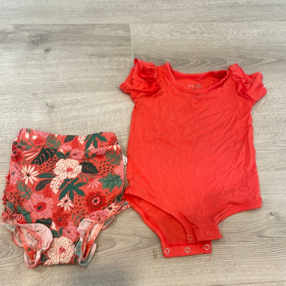 Gigi & Max Bamboo Ruffle Bummies & Bodysuit
